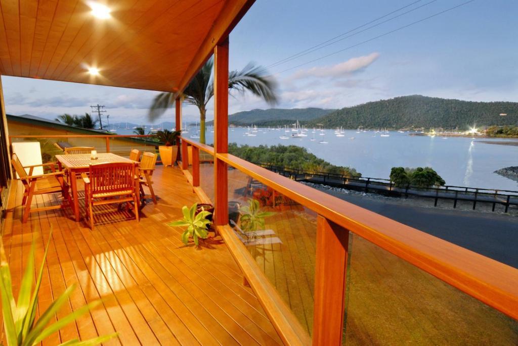 Airlie Waterfront Bed & Breakfast Airlie Beach Exterior foto