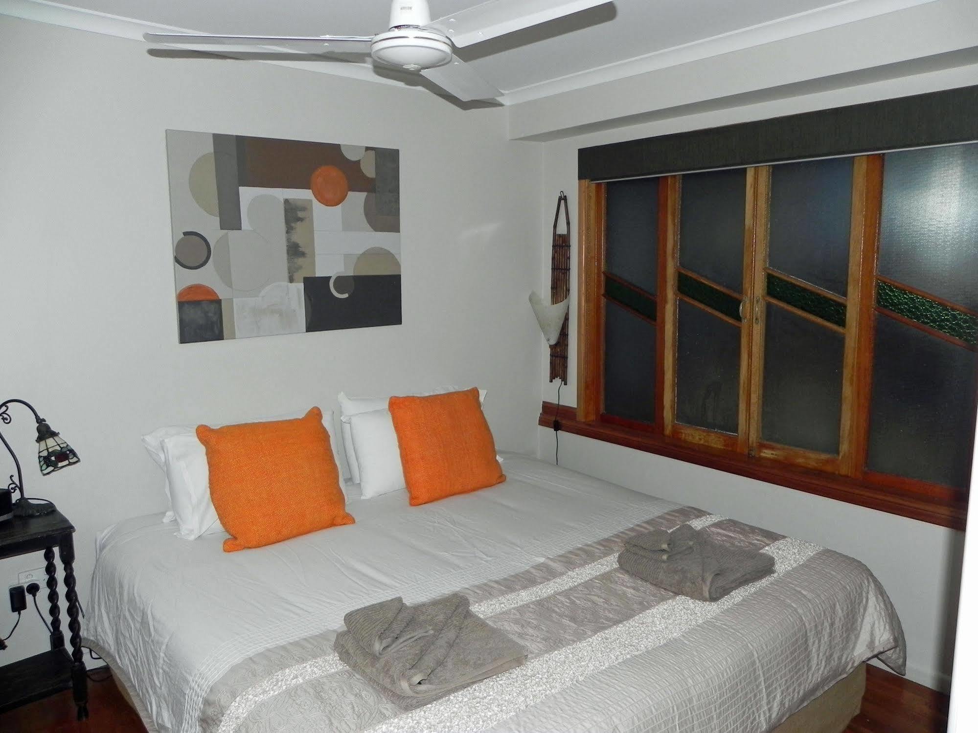 Airlie Waterfront Bed & Breakfast Airlie Beach Exterior foto