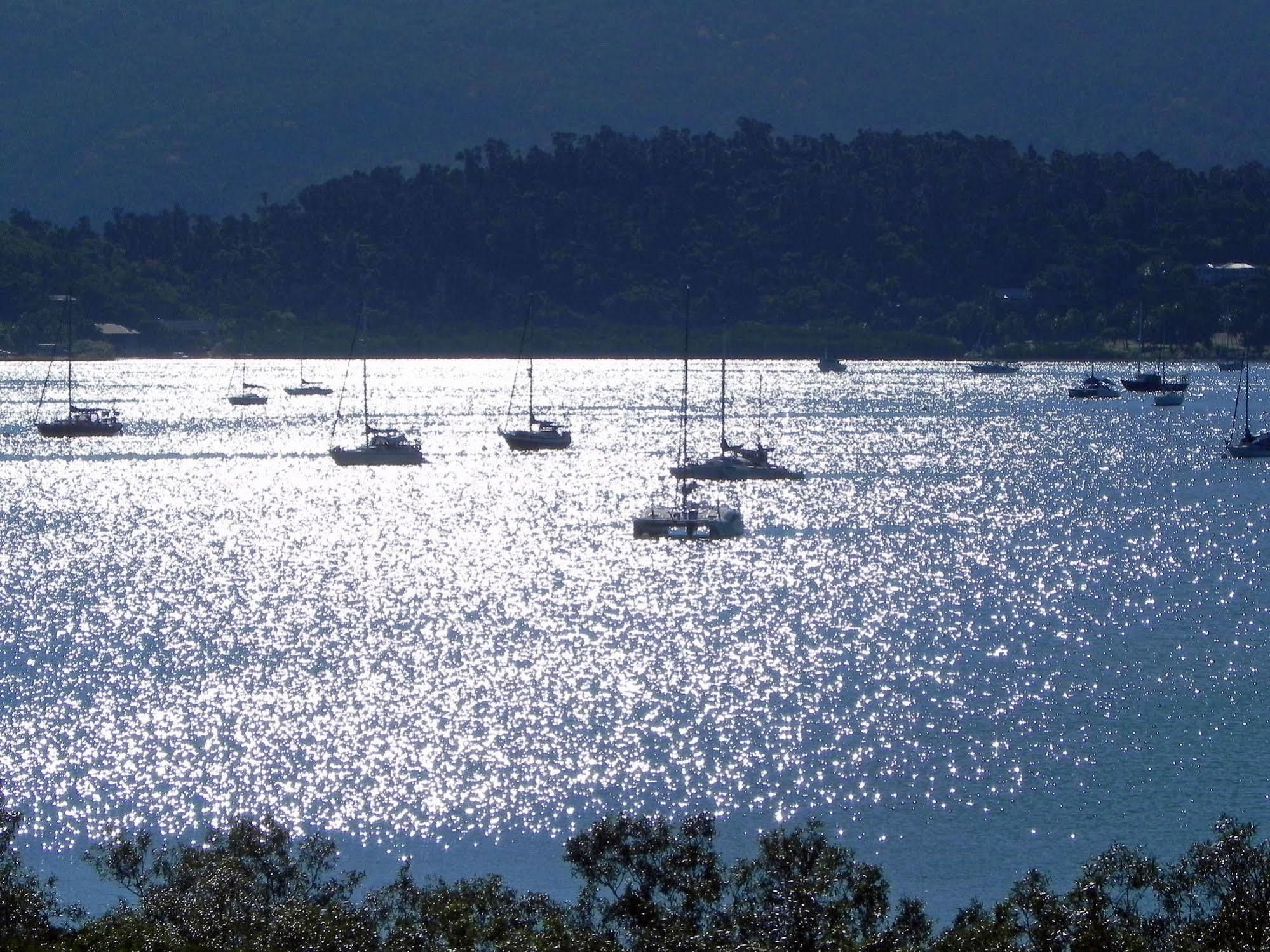 Airlie Waterfront Bed & Breakfast Airlie Beach Exterior foto