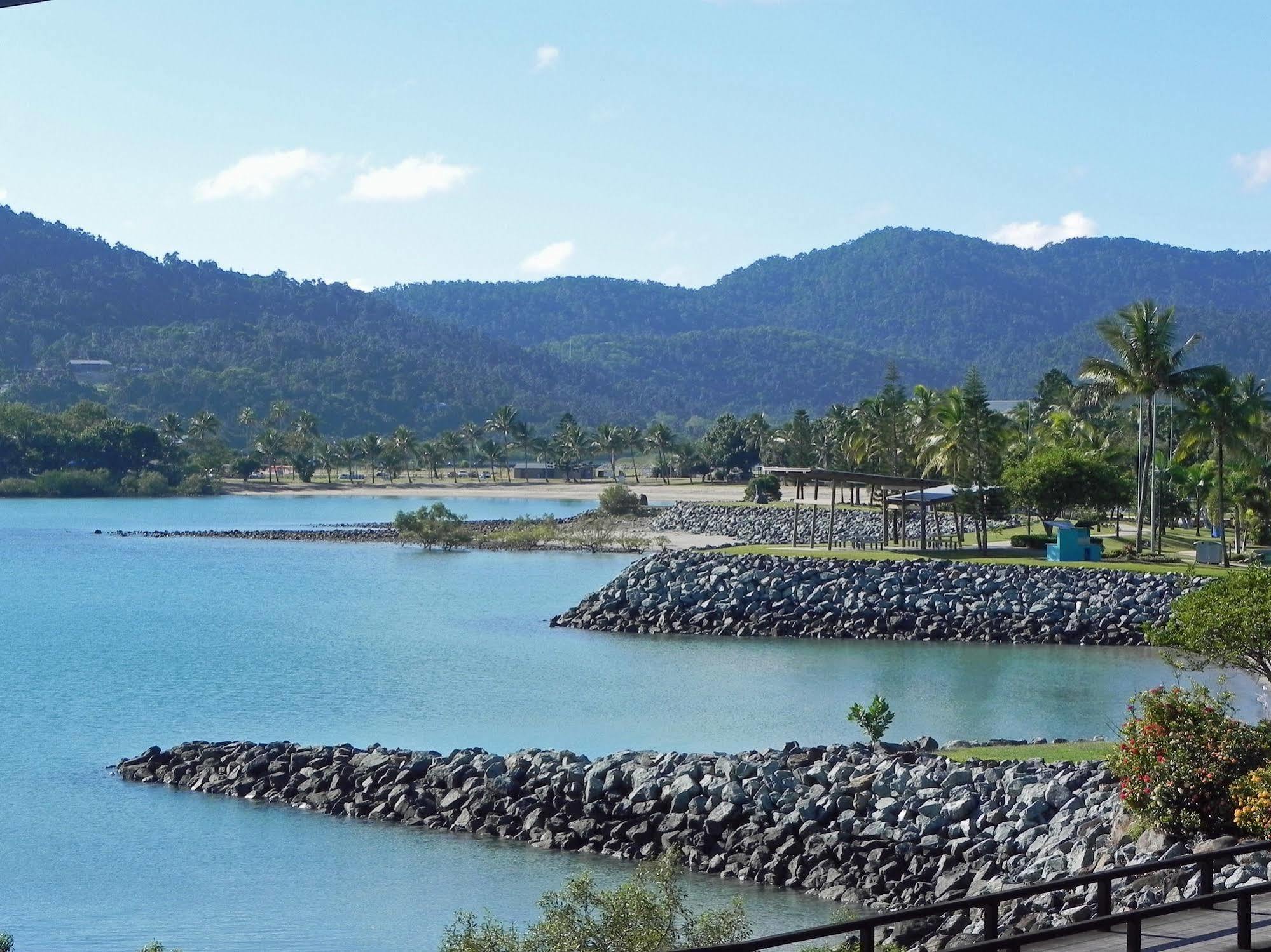 Airlie Waterfront Bed & Breakfast Airlie Beach Exterior foto